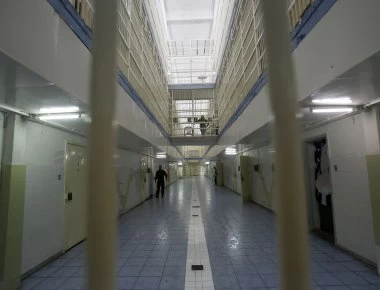 Φυλακές Αυλώνα: Σκηνές αγριότητας ανάμεσα σε Πακιστανούς και Αραβόφωνες με μαχαίρια και ρόπαλα